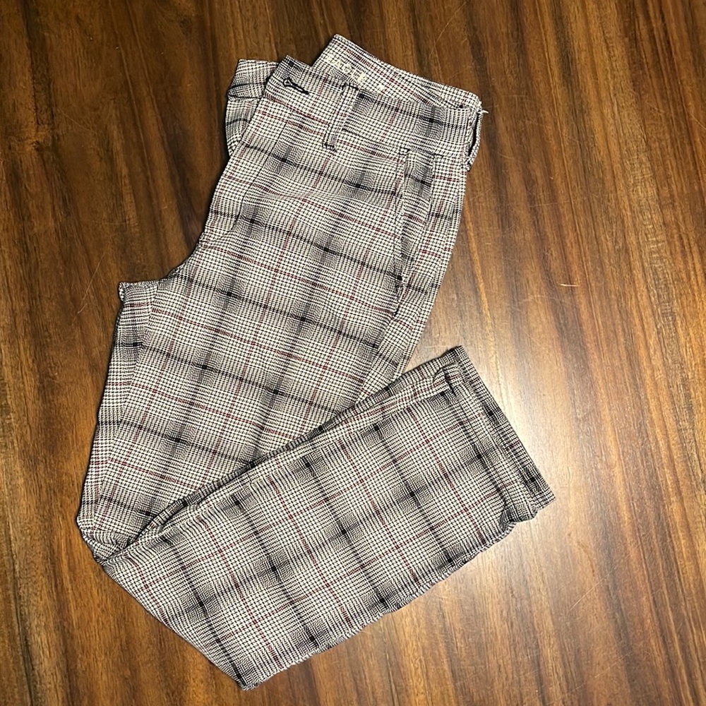 American Eagle Size 4 regular super high rise skinny trouser